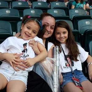 Meet your Posher, Evie